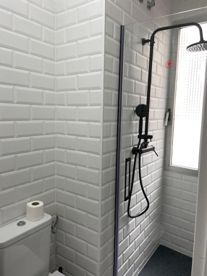 Hotel Casual Mardones Bilbao Exteriér fotografie A shower